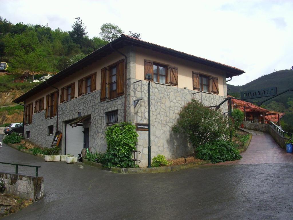 Agroturismo Ordaola Alonsotegi Exterior photo